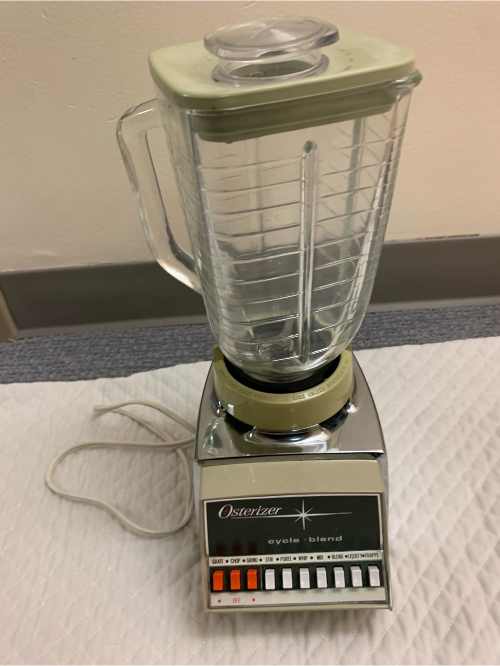 VTG OSTER 847 OSTERIZER 10 SPEED BLENDER AVOCADO GREENGLASS PITCHER,TESTED WORKS
